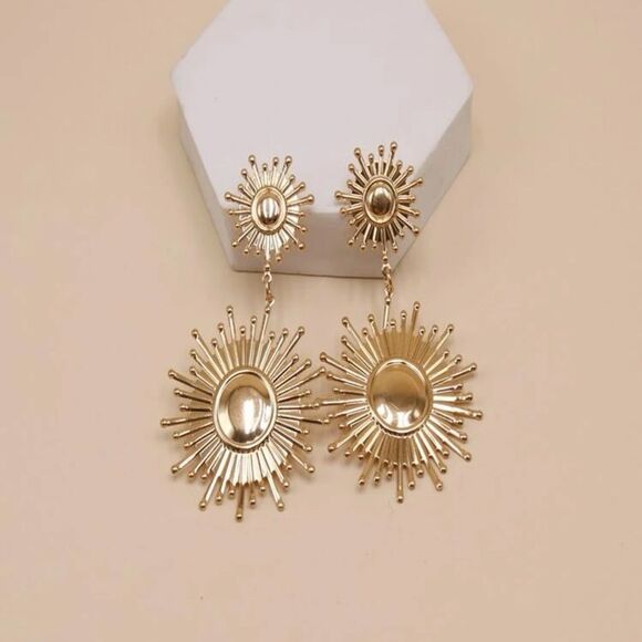 Sunburst oversized earrings statement piece - Picture 2 of 5